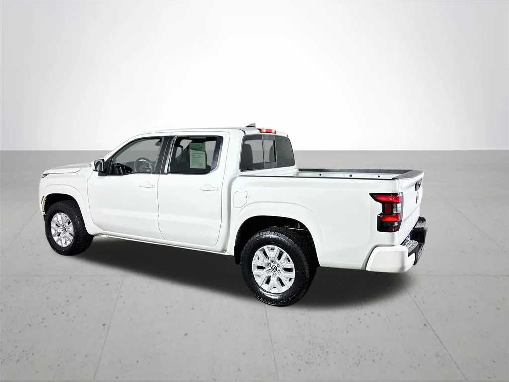 Used 2022 White Nissan SV image 8