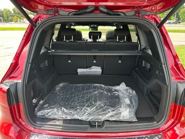 New 2026 MANUFAKTUR Patagonia Red Metallic Mercedes-Benz GLB 250 image 28