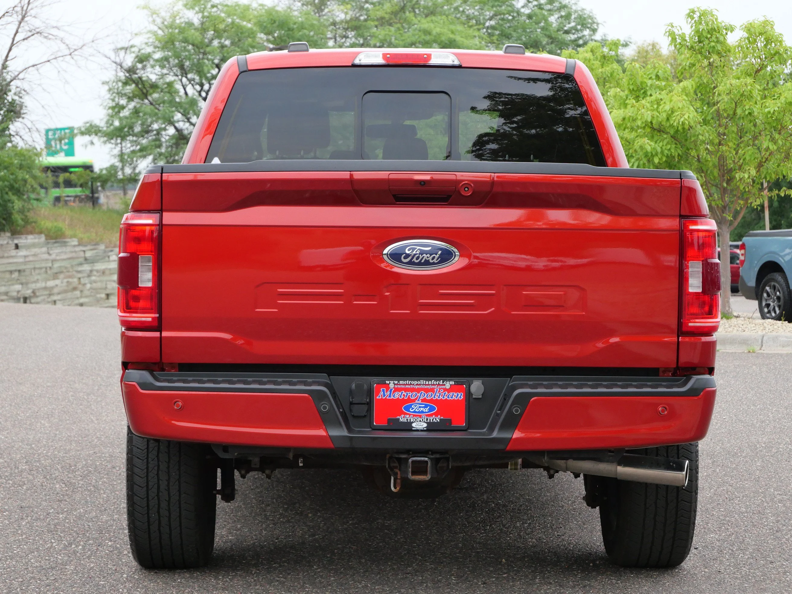 Certified Used 2023 Hot Pepper Red Metallic Tinted Clearcoat Ford XLT image 5