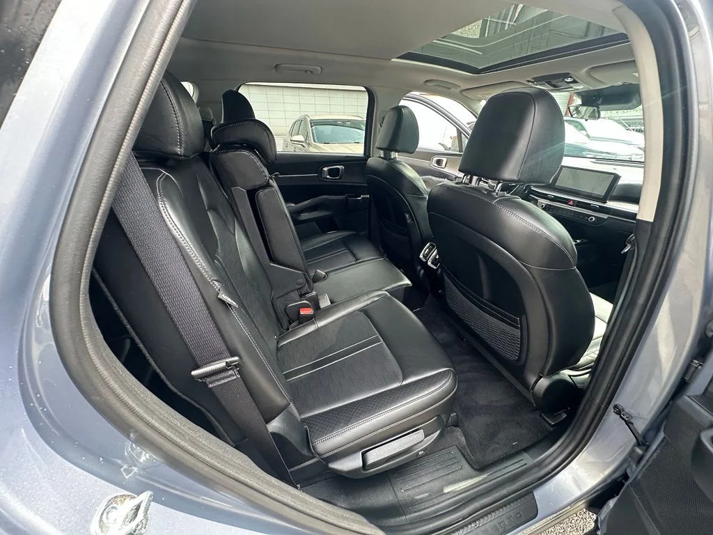 Used 2024 Silver Kia S image 34