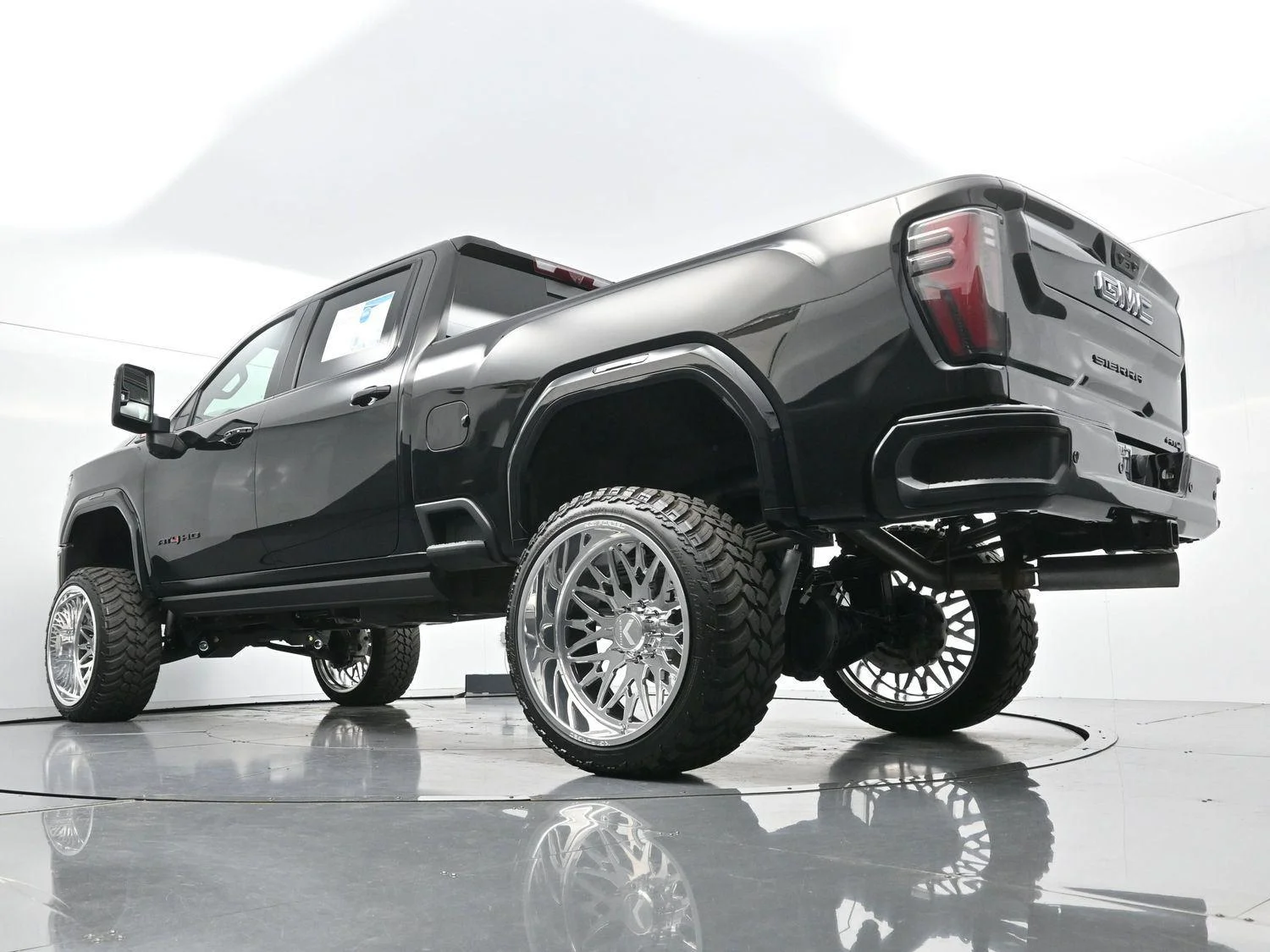 Used 2025 Onyx Black GMC AT4 image 51