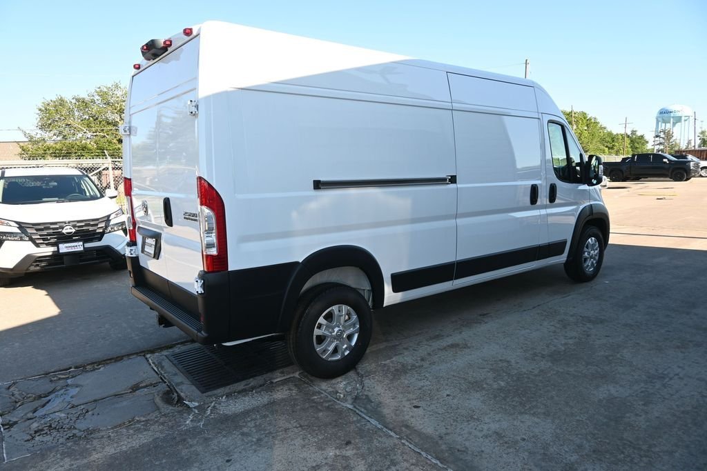 New 2026 Bright White Clear-Coat Exterior Paint RAM High Roof image 18