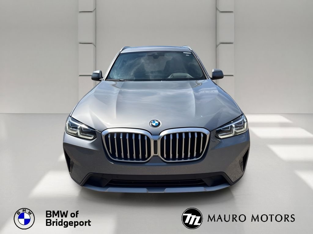 Used 2024 Gray BMW xDrive30i image 9