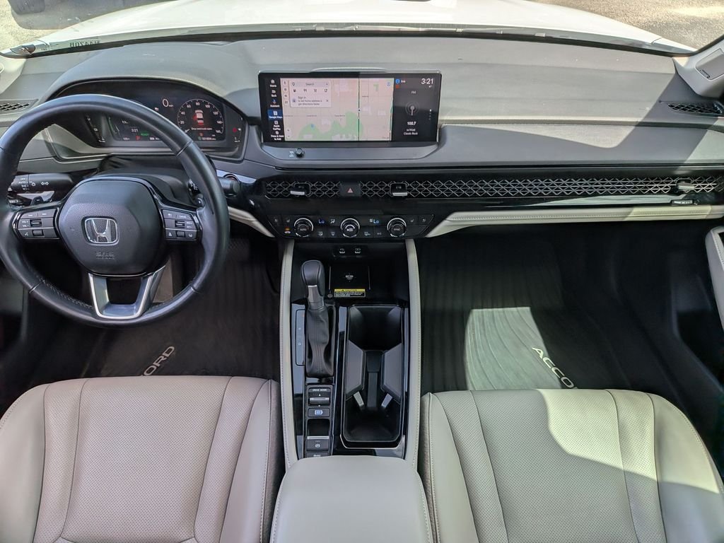 Used 2024 White Honda Touring image 21