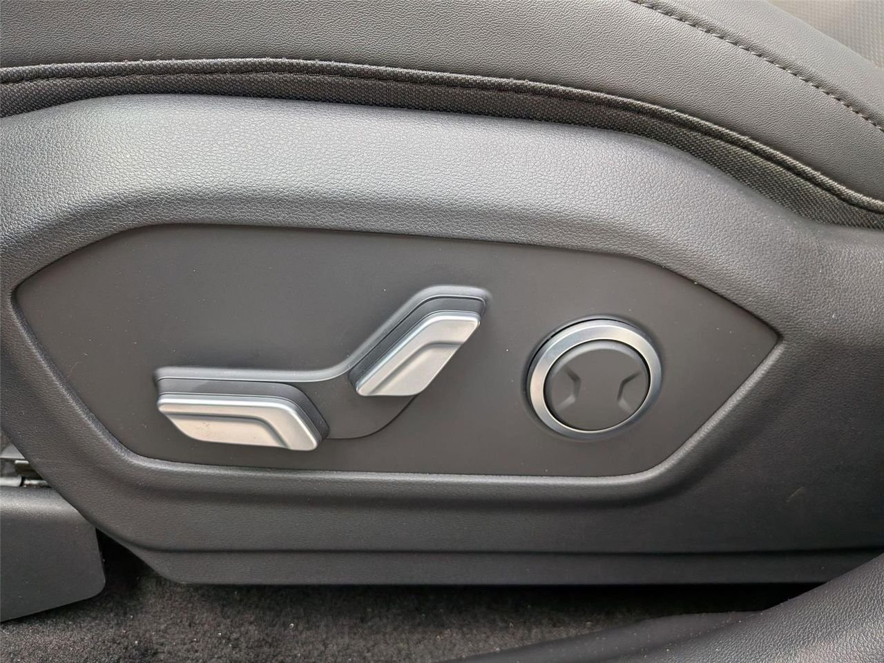 New 2026 Atlantis Blue Hyundai SEL image 13