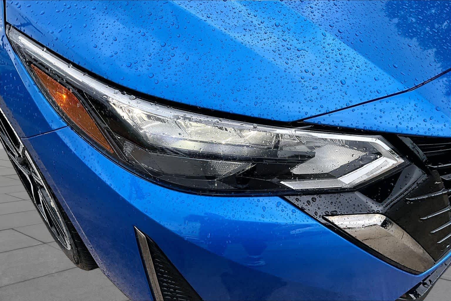 Used 2024 Electric Blue Metallic/Super Black Nissan SR image 28