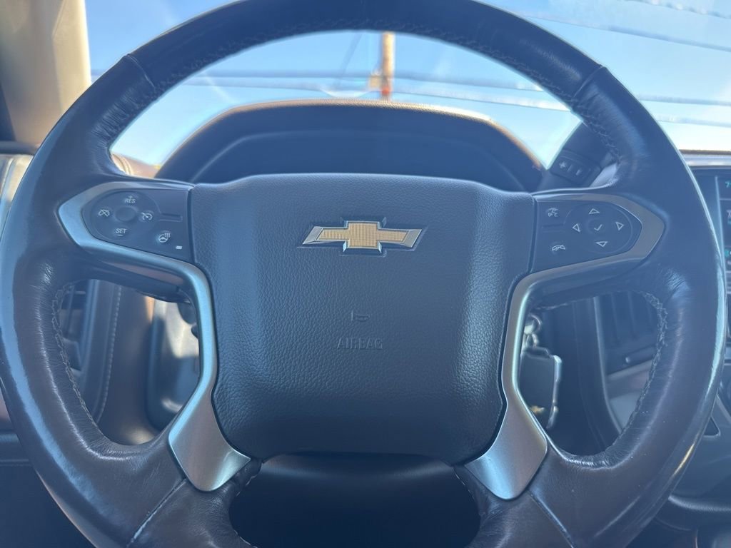 Used 2018 IRIDESCENT PEARL TRICOAT Chevrolet LTZ image 22
