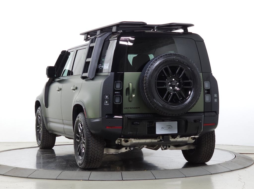 New 2026 Woolstone Green Land Rover S image 3