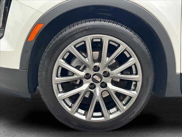 Used 2020 Crystal White Tricoat Cadillac AWD Sport image 28