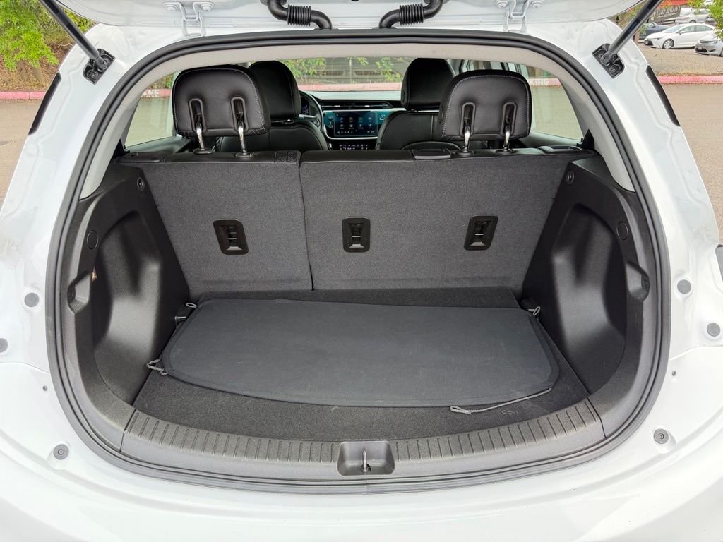 Used 2023 Summit White Chevrolet 2LT image 9