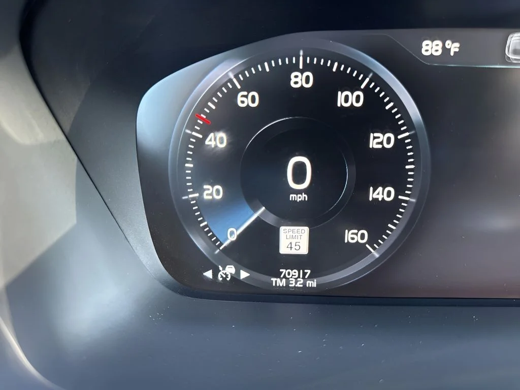 Used 2022 Blue Volvo T6 Inscription image 27