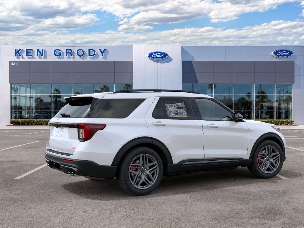 New 2027 Star White Metallic Tri-Coat Ford ST image 6