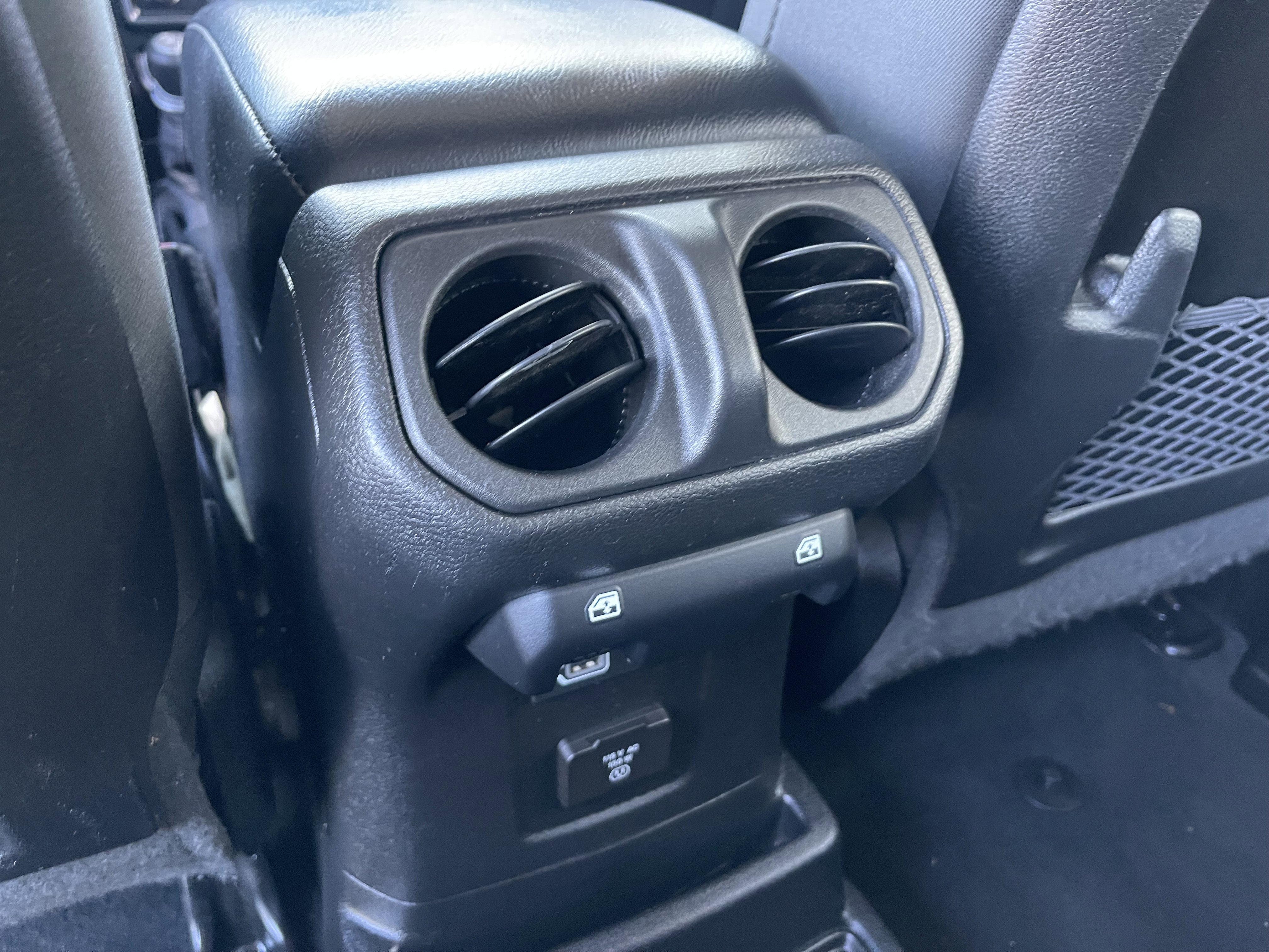 Used 2024 White/off-white Jeep Rubicon 4xe image 16