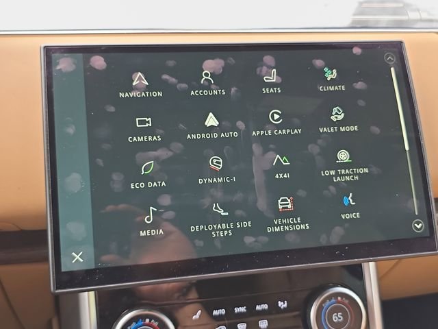 Used 2023  Land Rover Autobiography image 14