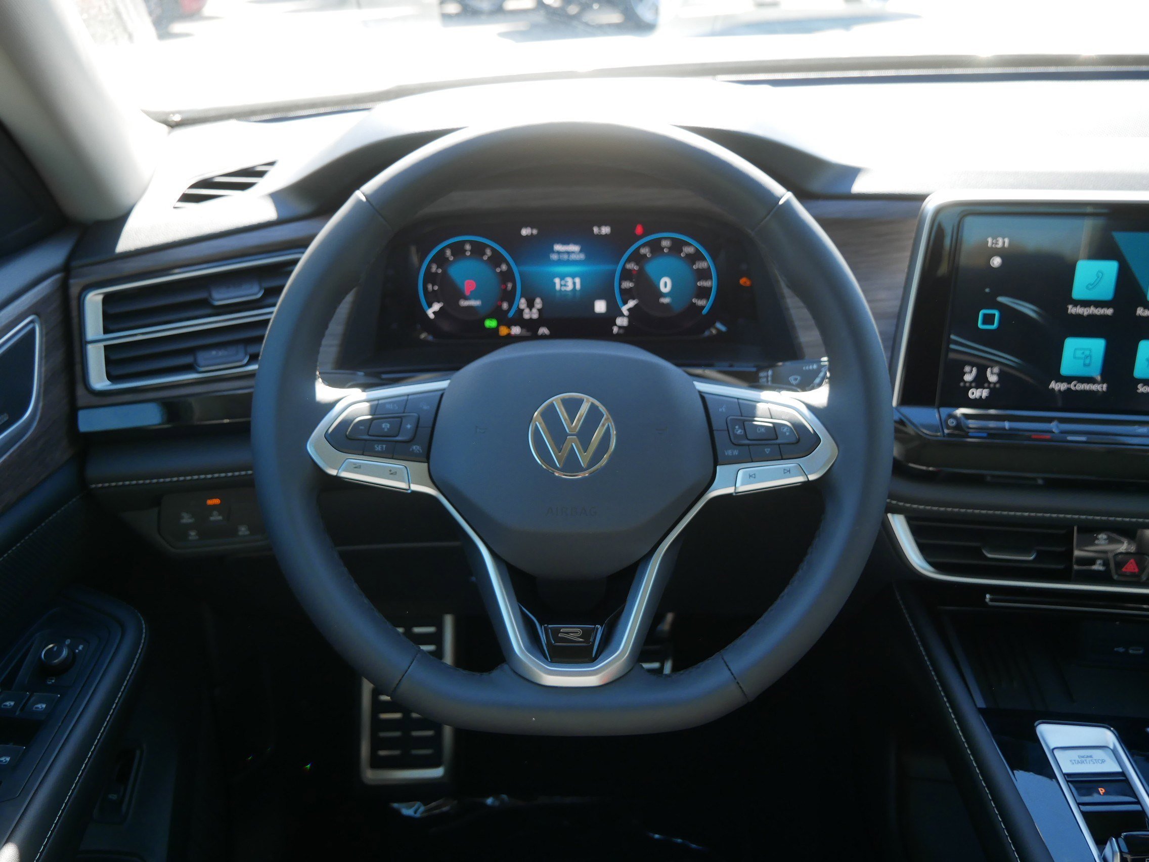 2026 Volkswagen Atlas SEL Premium R-Line - Photo 12