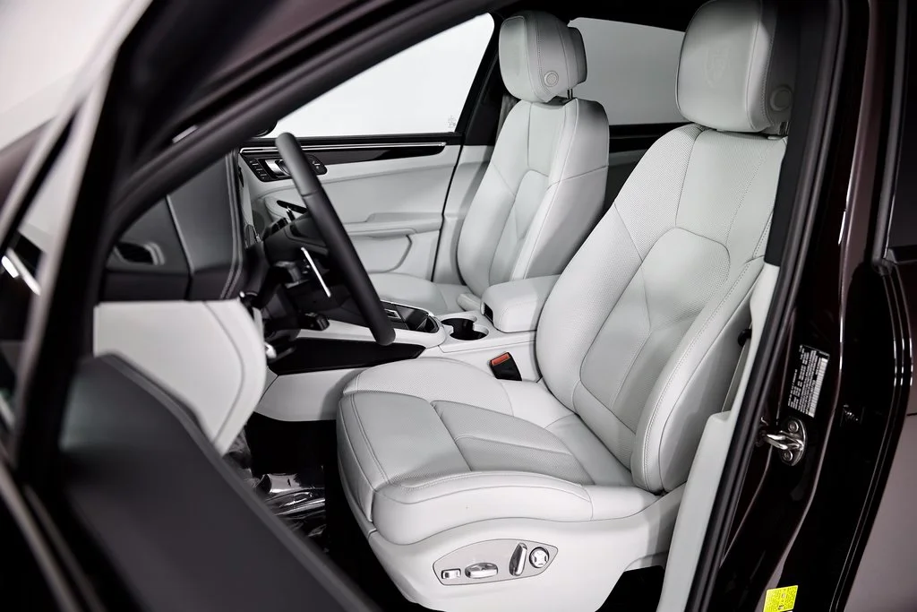 2026 Porsche Macan T - Photo 21