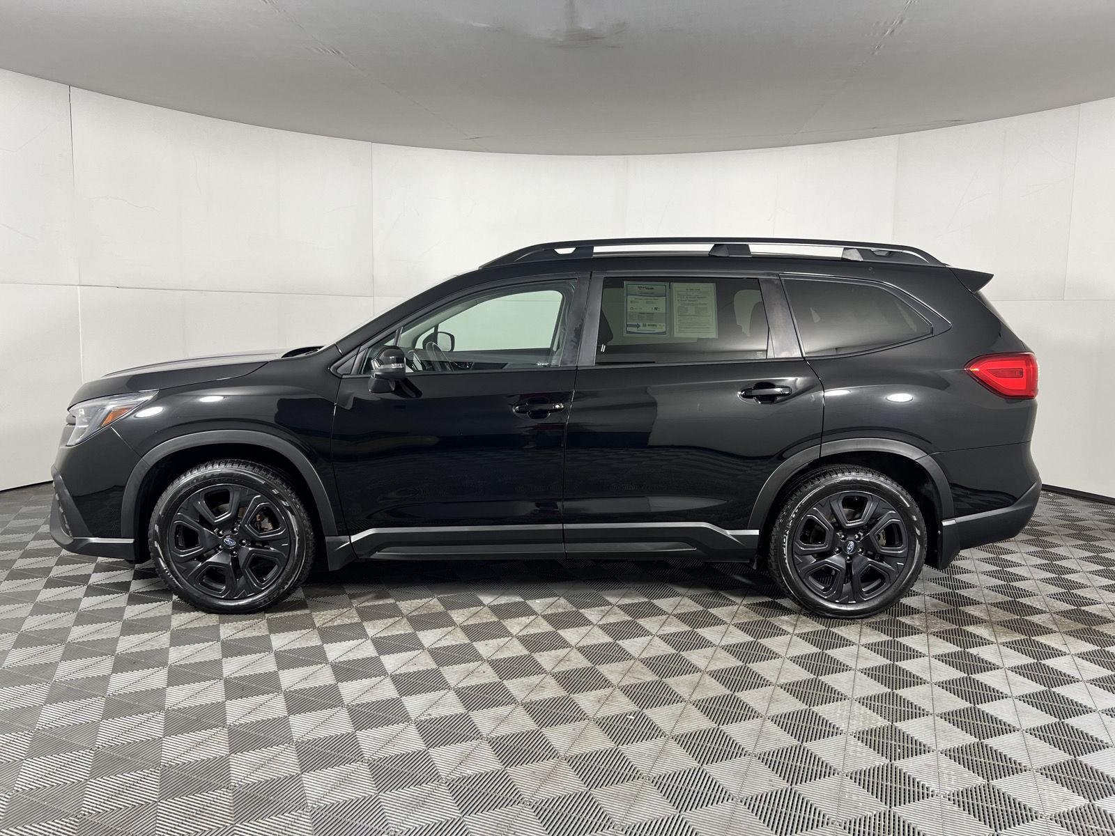 Used 2023 Crystal Black Silica Subaru Onyx Edition image 19