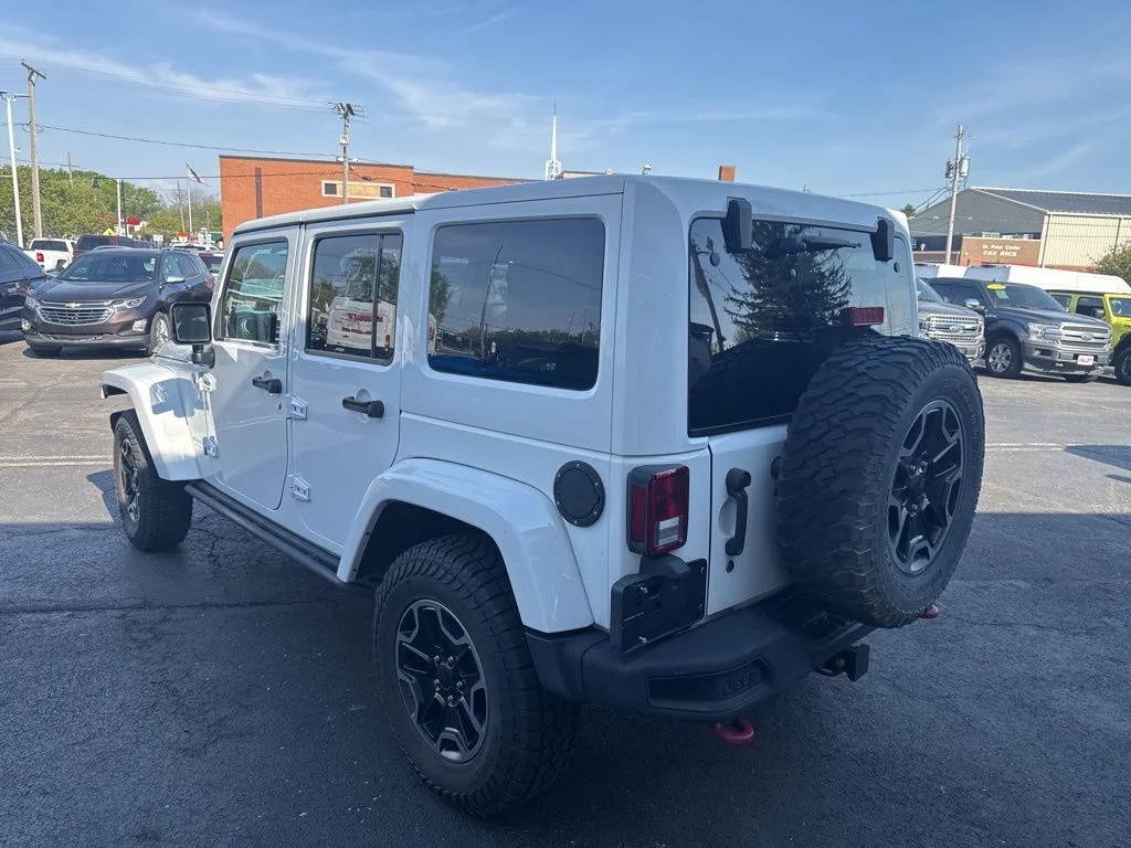 Used 2016 White Jeep Unlimited Rubicon image 10