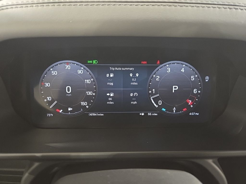 Used 2023 Fuji White Land Rover X-Dynamic SE image 14