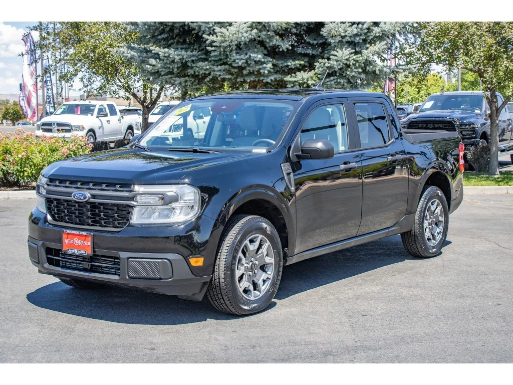 Used 2024 Shadow Black Ford XLT image 4