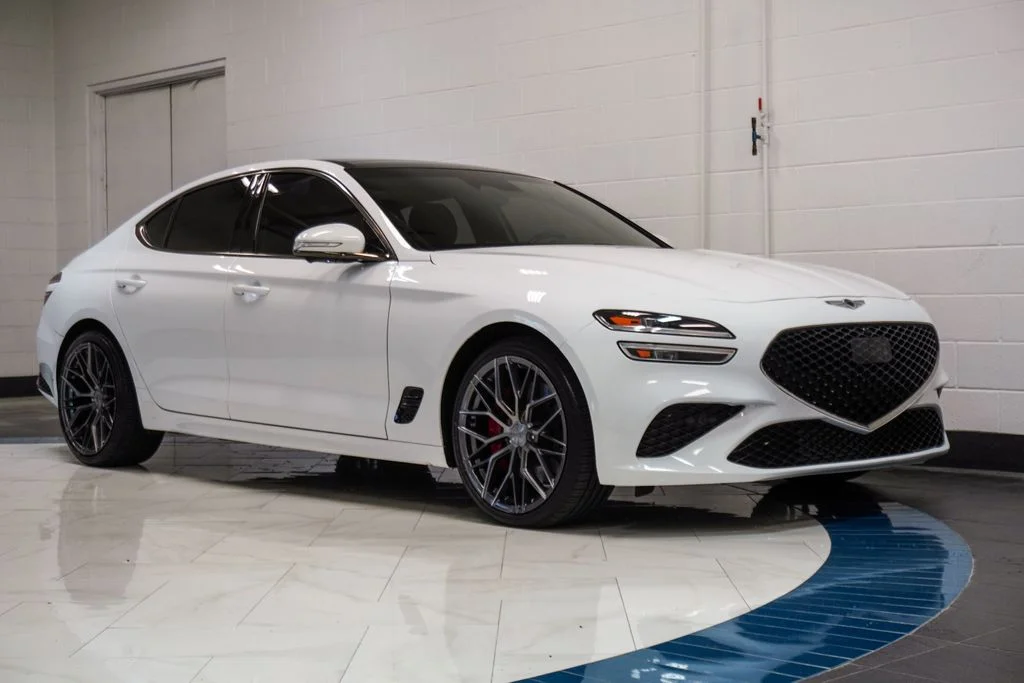 Used 2023 White Genesis 3.3T image 5