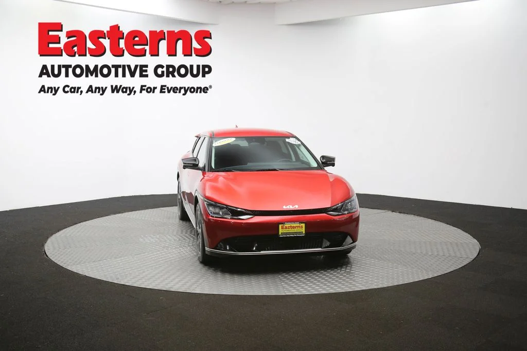 Used 2023 Red Kia Wind image 53