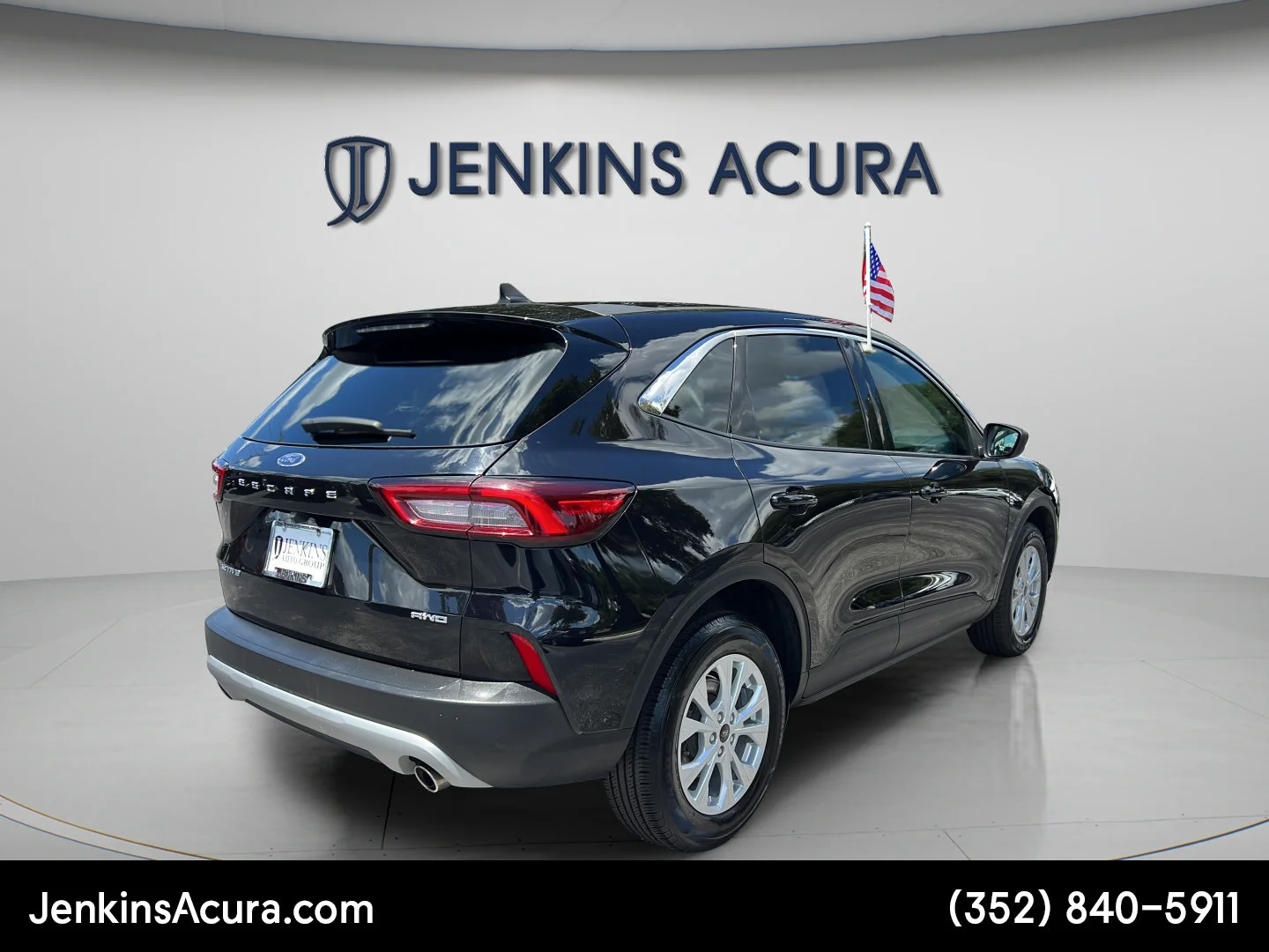 Used 2024 Black Metallic Ford Active image 7