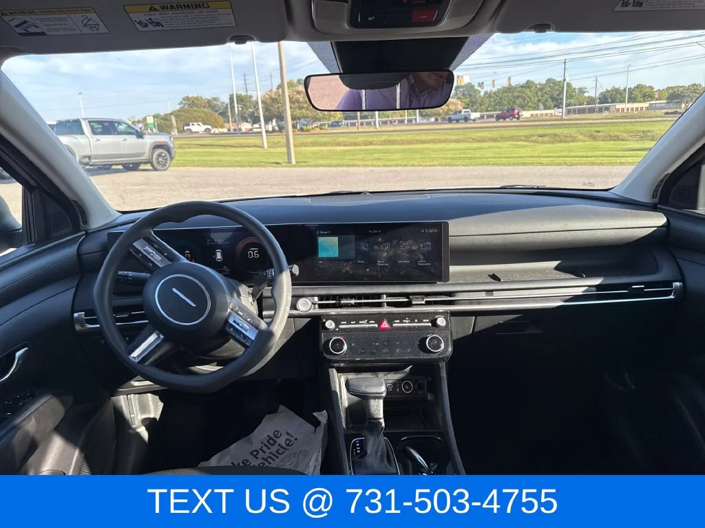 Used 2025 White Hyundai SEL image 13