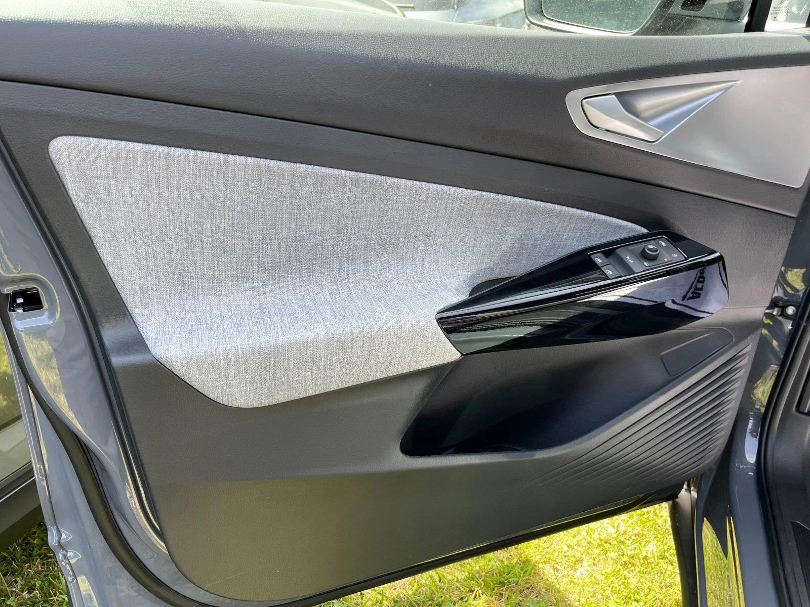 New 2026 Pure Gray Volkswagen Pro image 13