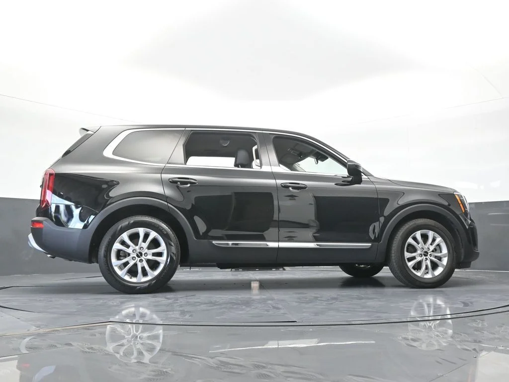 Used 2022 Ebony Black Kia LX image 64