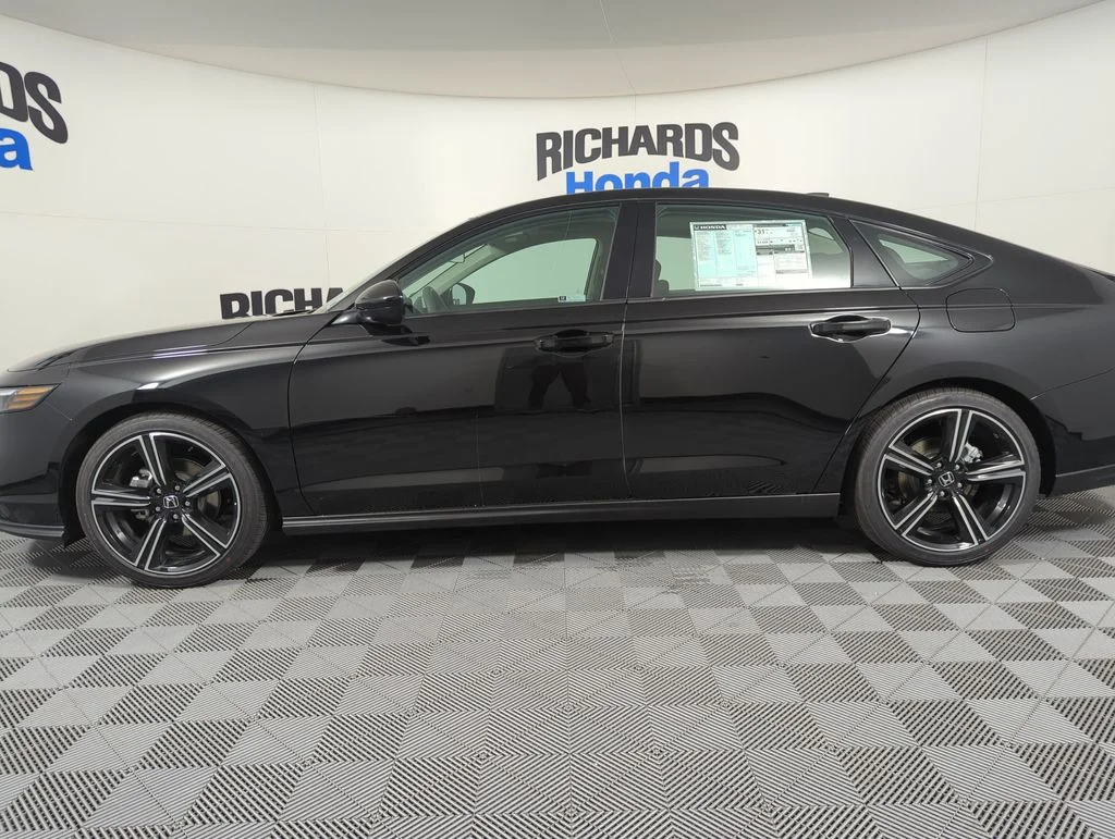 New 2026 Crystal Black Pearl Honda SE image 2