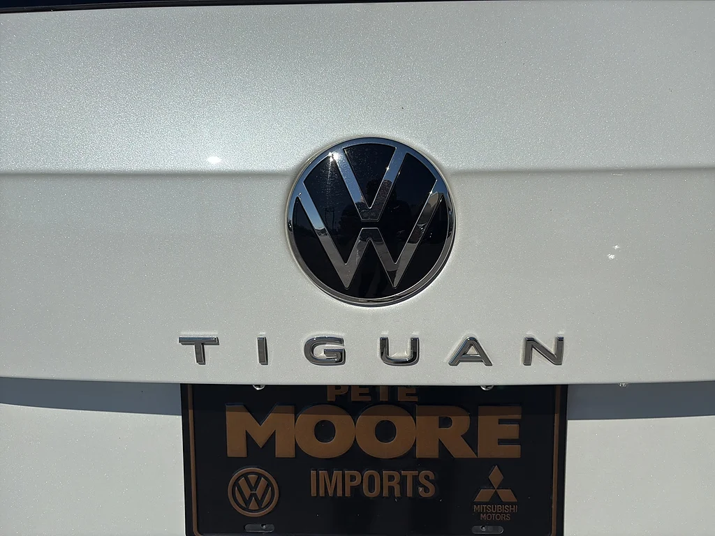Used 2022 Oryx White Pearl Volkswagen 2.0T SEL R-Line 4MOTION image 30