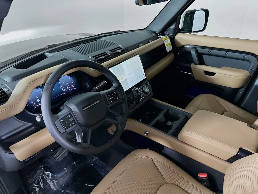New 2026 Santorini Black Land Rover S image 10