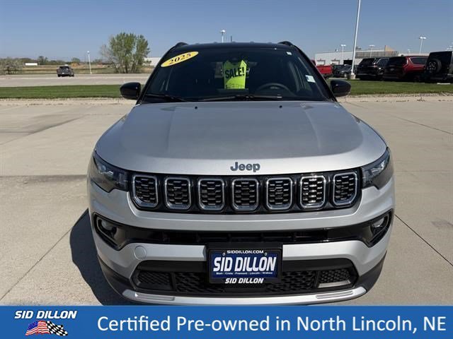 Used 2025 Silver Zynith Metallic Clearcoat Jeep Limited image 4