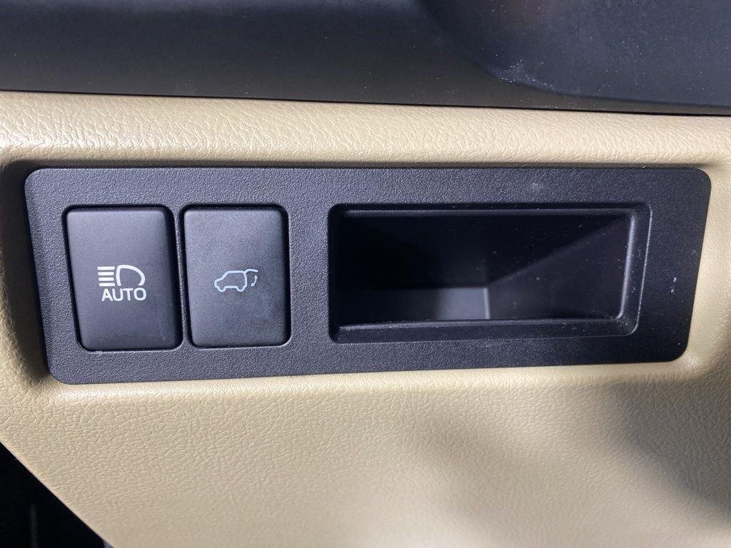 Used 2018 Midnight Black Metallic Toyota Limited image 25