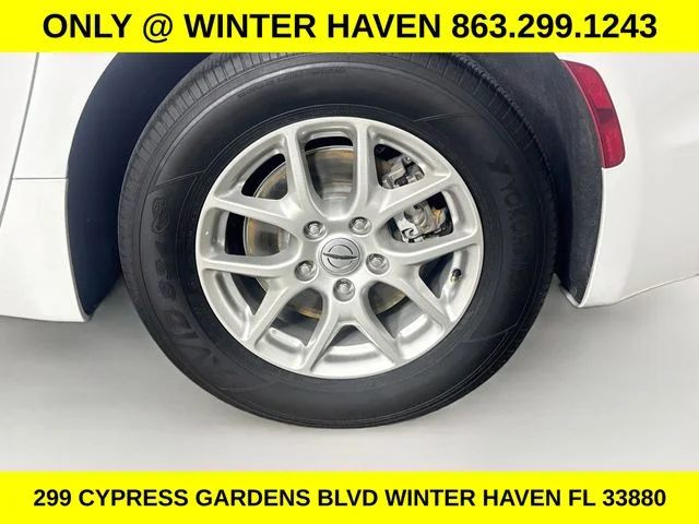 Used 2024 White Chrysler Touring L image 31