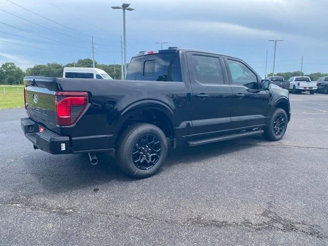 New 2026 Agate Black Metallic Ford XLT image 8