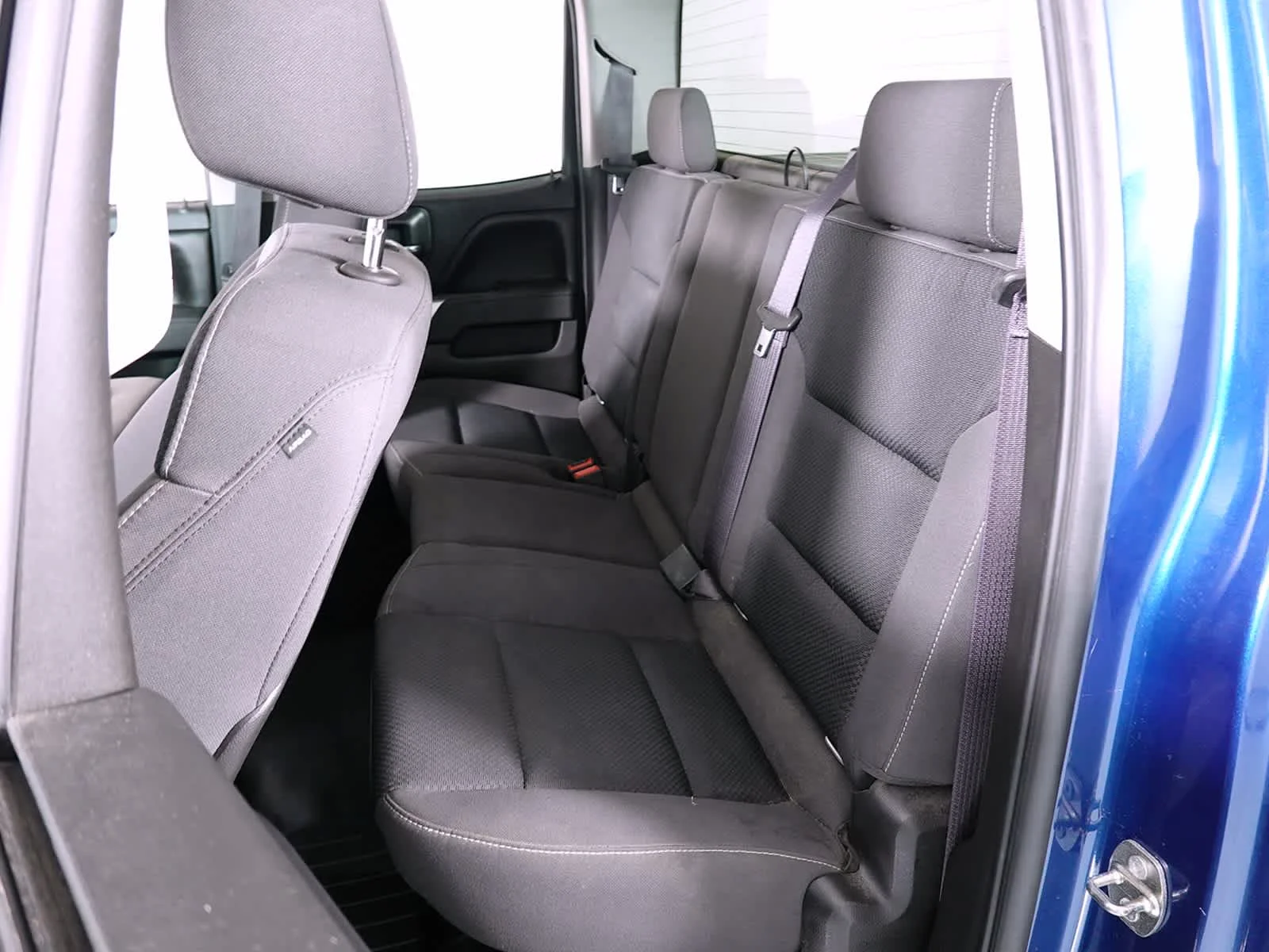 Used 2015 Deep Ocean Blue Metallic Chevrolet LT image 10
