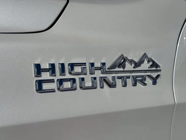 Certified Used 2025 Iridescent Pearl Tricoat Chevrolet High Country image 12
