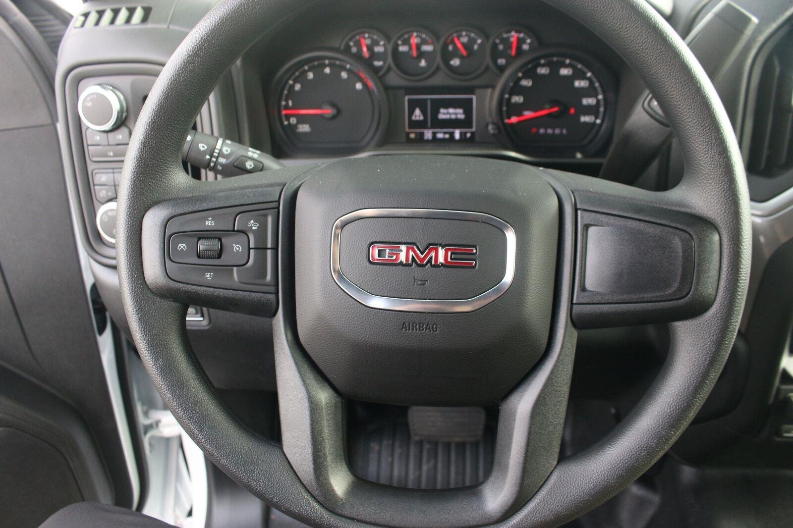 New 2026 Summit White GMC Pro image 32