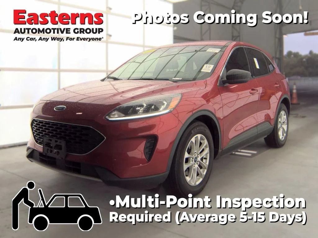 Used 2022 Red Ford SE image 1