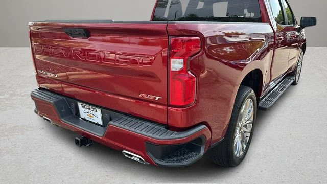 Used 2022 Red Chevrolet RST image 37