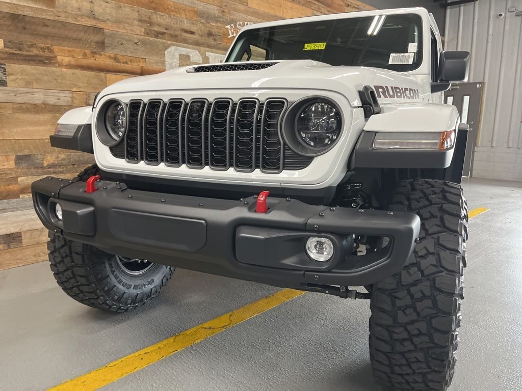New 2026 Bright White Clear-Coat Exterior Paint Jeep Rubicon X image 9