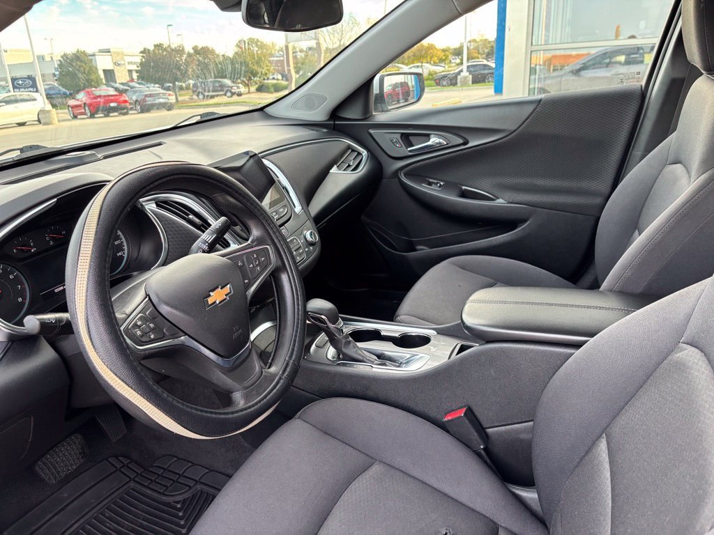 Used 2021 Silver Ice Metallic Chevrolet LT image 9