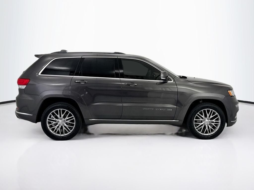 Used 2018 Crystal Metallic Jeep Summit image 4
