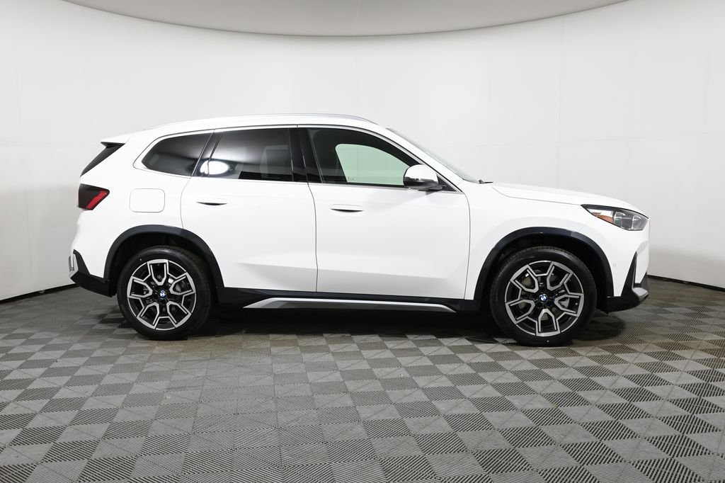 Used 2026 Alpine White BMW xDrive28i image 8