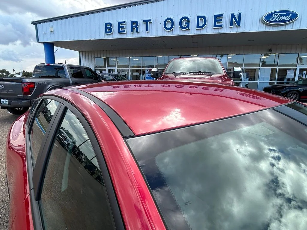 Used 2025 Red Kia LXS image 7