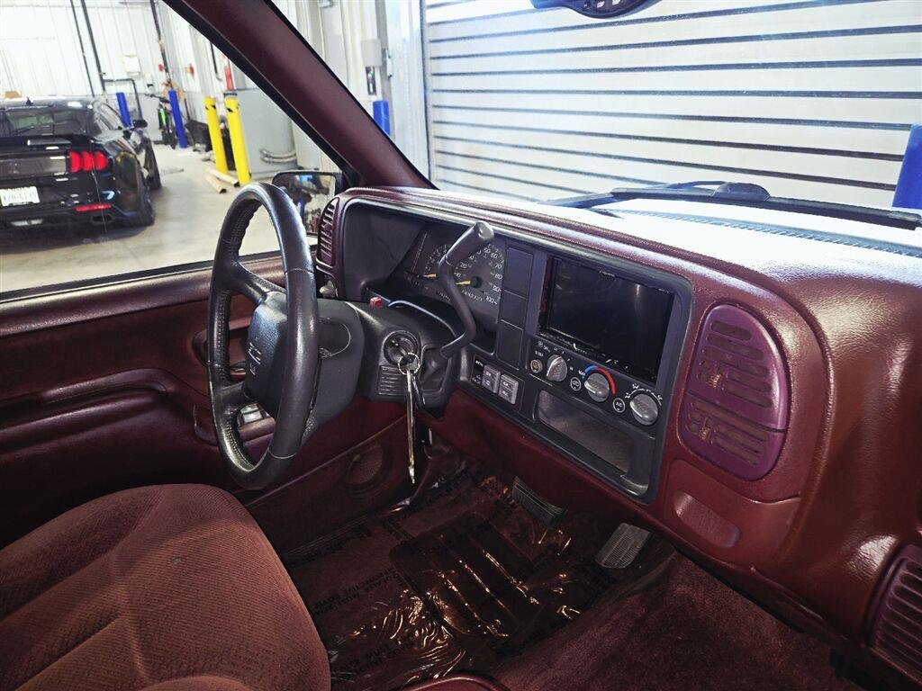 Used 1999 Summit White GMC BASE image 45