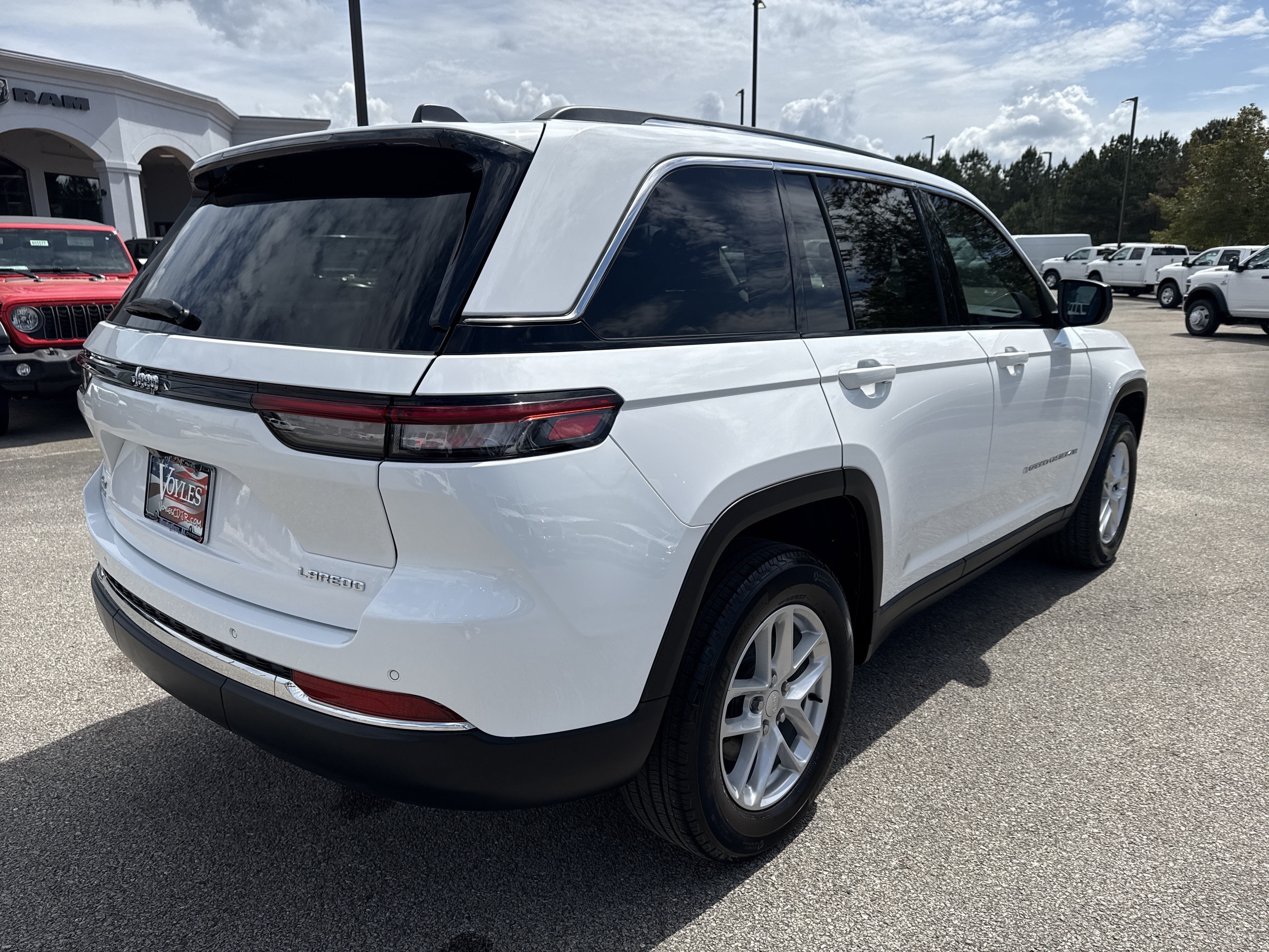Used 2024 Bright White Clearcoat Jeep Laredo X image 7