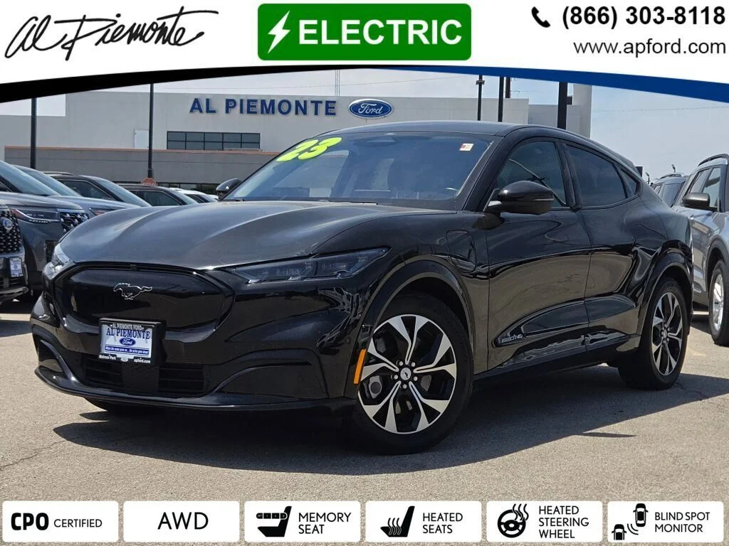 2023 Ford Mustang-Mach-e Premium's photo